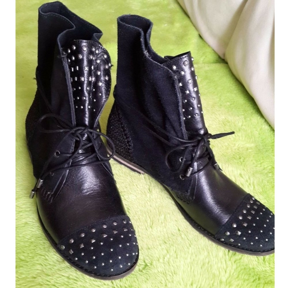 SAK black leather/suede studded ankle booties 9 New